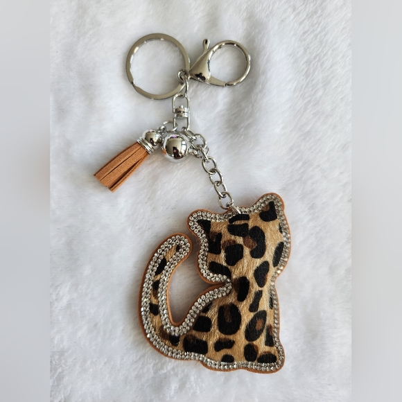 Leopard Print Cat Keychain with Rhinestones Bag Charm - Picture 1 of 3